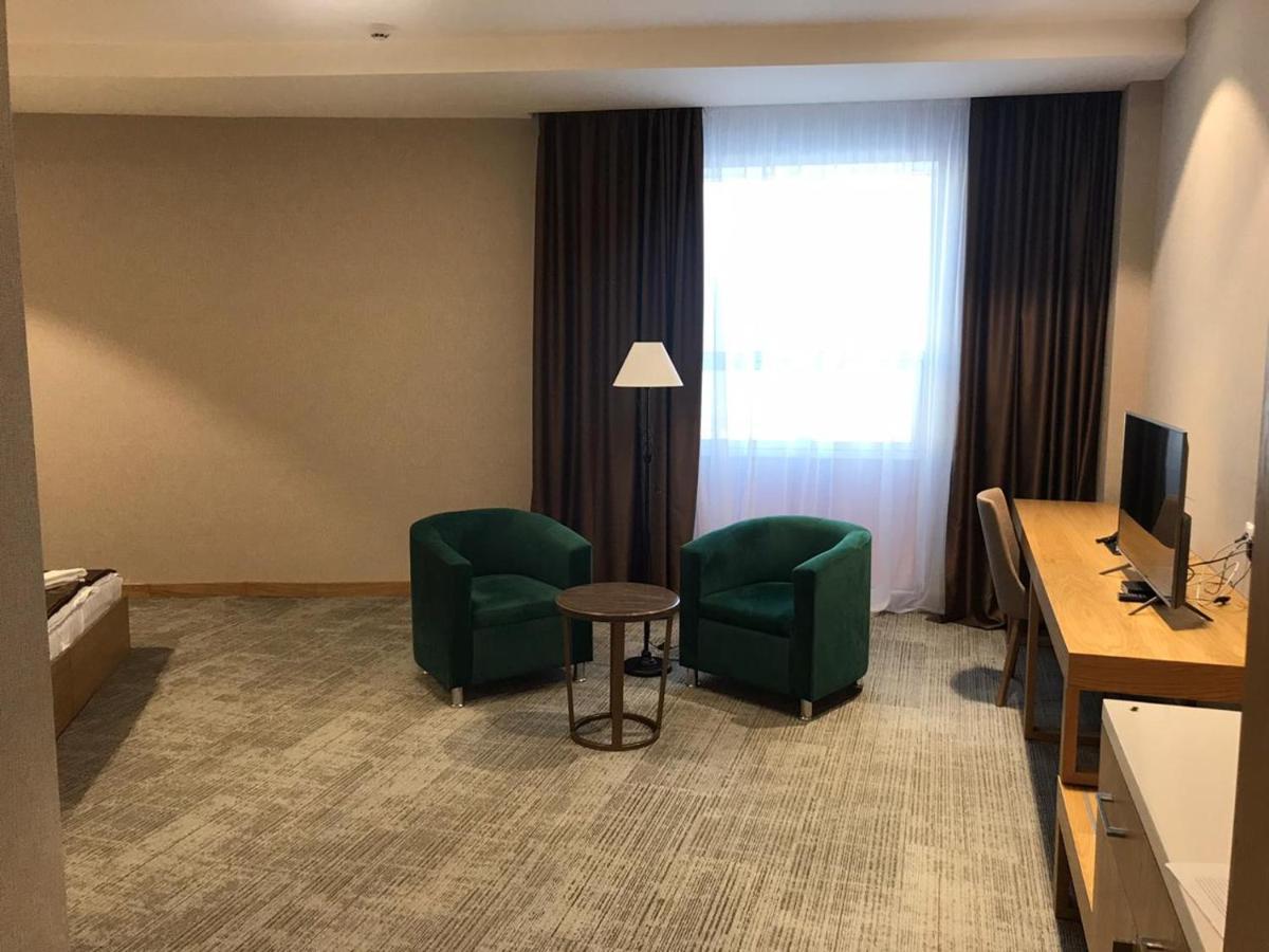 JJ Hotel Astana Eksteriør billede